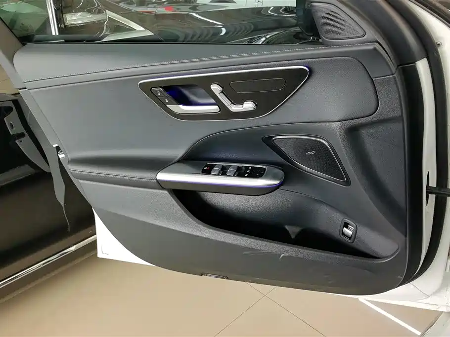 Mercedes-Benz C-Class 2023 Facelift C 260 L Sport Edition фото 7