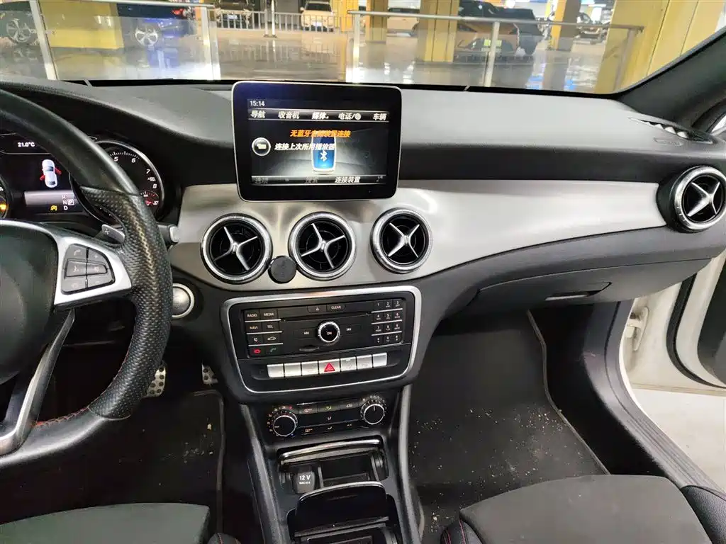 Mercedes-Benz CLA (Import) 2016 Facelift CLA 220 4MATIC фото 13