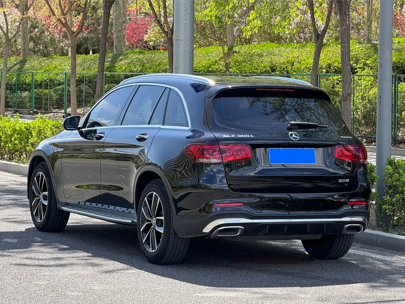 MERCEDES-BENZ GLC