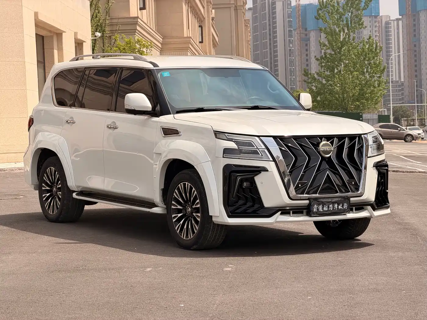 Nissan Patrol 2018 4.0L Flagship фото 2