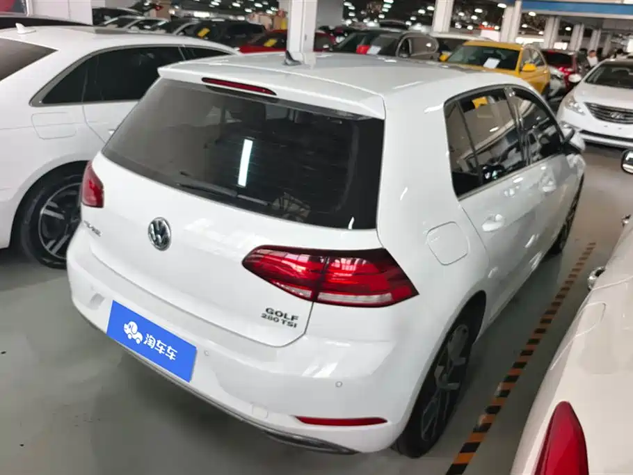 Volkswagen Golf 2020 Beloved Edition 280TSI DSG Comfort фото 3
