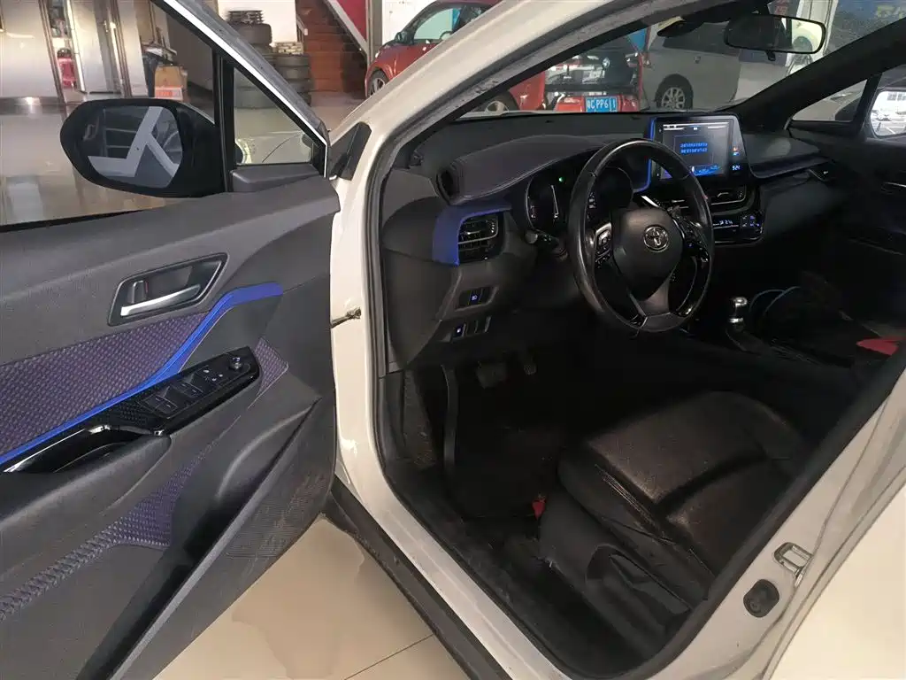 Toyota C-HR 2018 Model 2.0L Flagship Sunroof Version China V фото 12