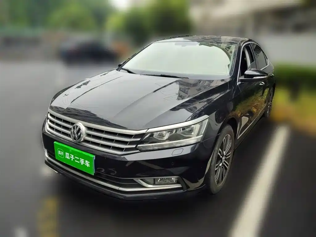 Volkswagen Passat 2017 330TSI DSG Luxury фото 2