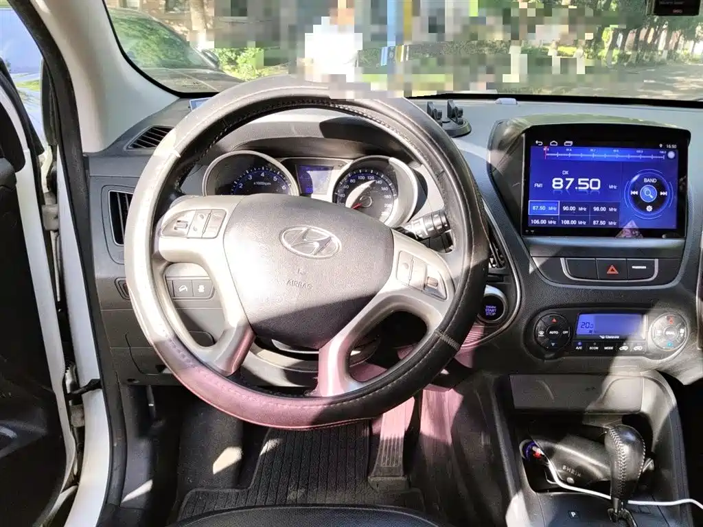 Hyundai Beijing Hyundai ix35 2015 2.0L Automatic 2WD Smart Type China IV фото 11