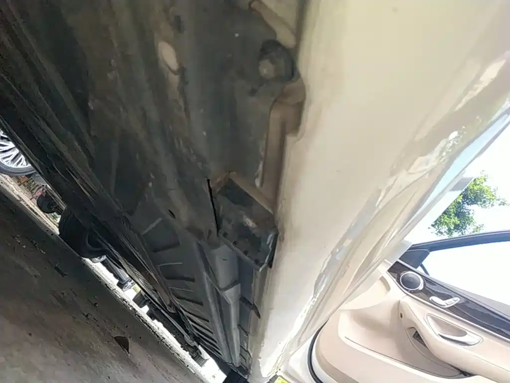 Фото 21 - Mercedes-Benz C-Class