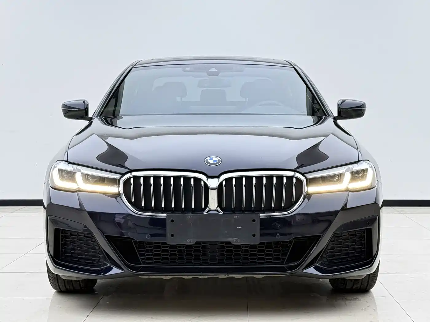 BMW 5 Series 2021 530Li Leading M Sport Package фото 2