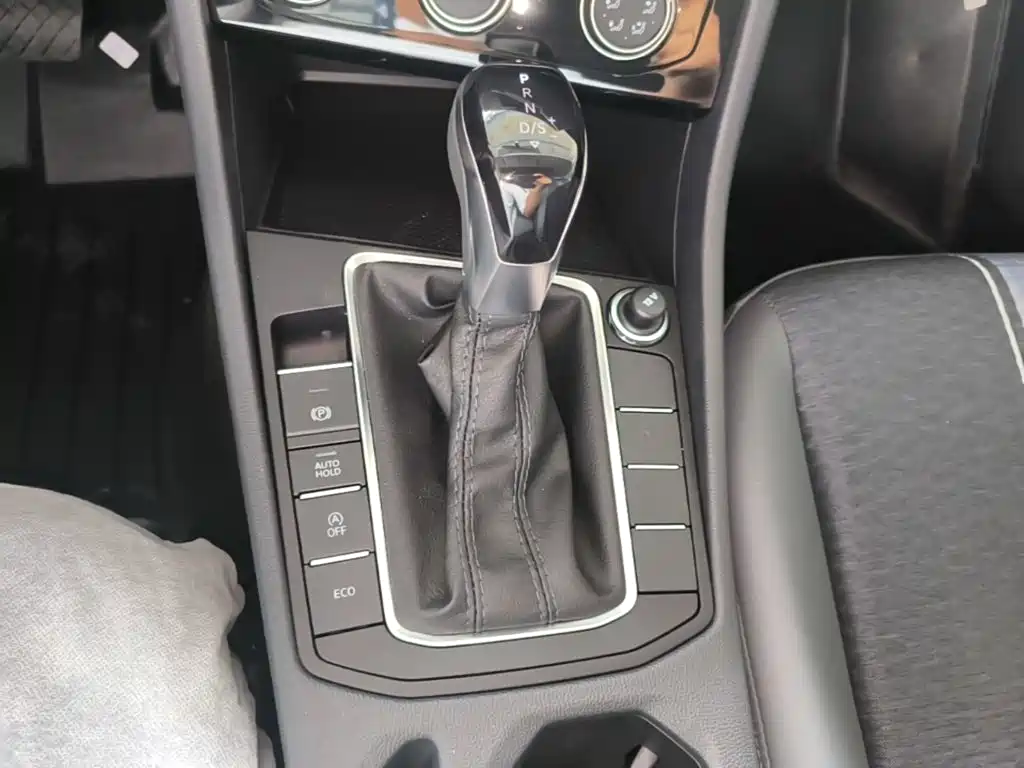 Volkswagen Sagitar 2026 2025 Model Year Facelift 200TSI DSG Soaring Edition