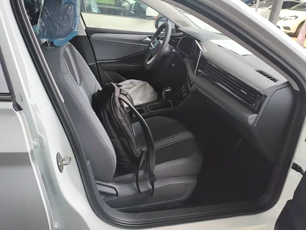 Volkswagen Sagitar 2026 2025 Model Year Facelift 200TSI DSG Soaring Edition