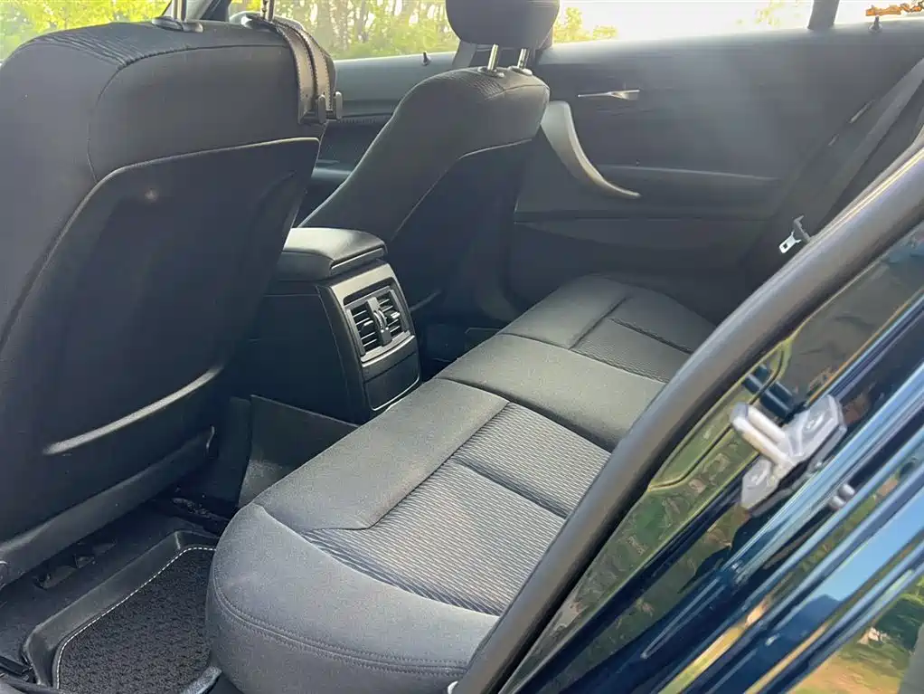 BMW 1 Series (Import) 2013 Facelift 118i Leading Model фото 13