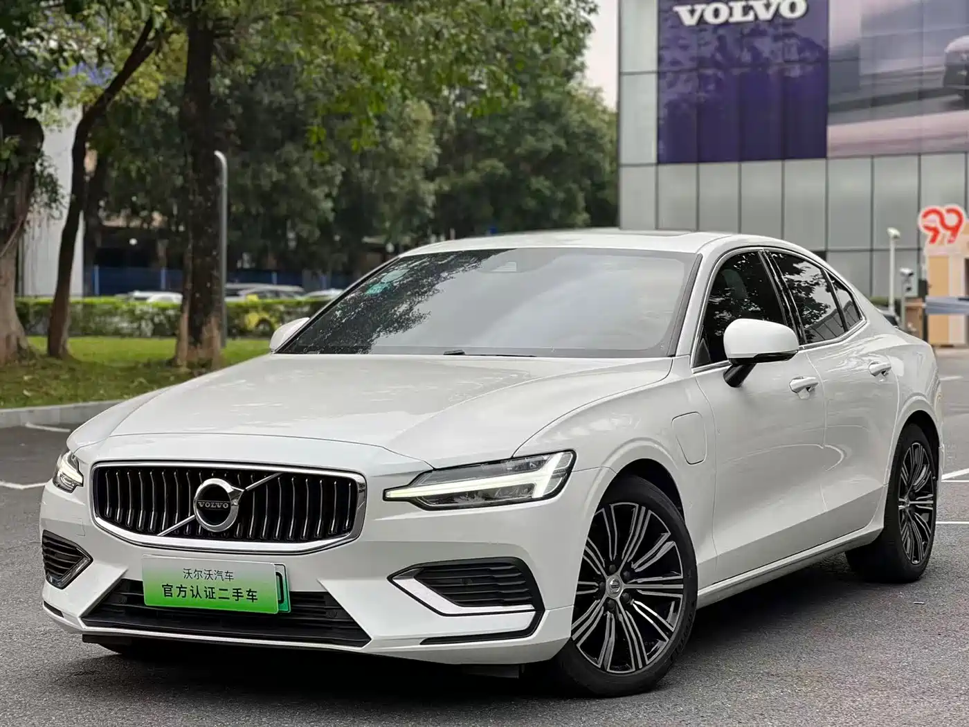 VOLVO S60 PLUG IN HYBRID