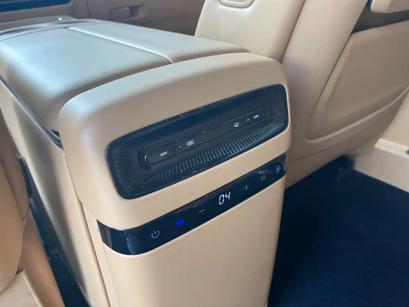Voyah Auto Voyah Dreamer 2025 PHEV AWD Flagship Kunpeng Edition фото 15