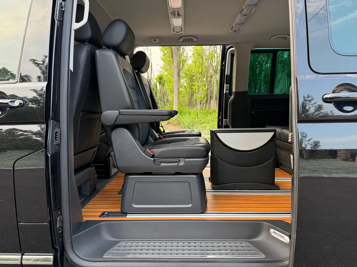 Volkswagen Multivan 2018 2.0TSI 2WD Luxury Edition 7-Seater фото 15