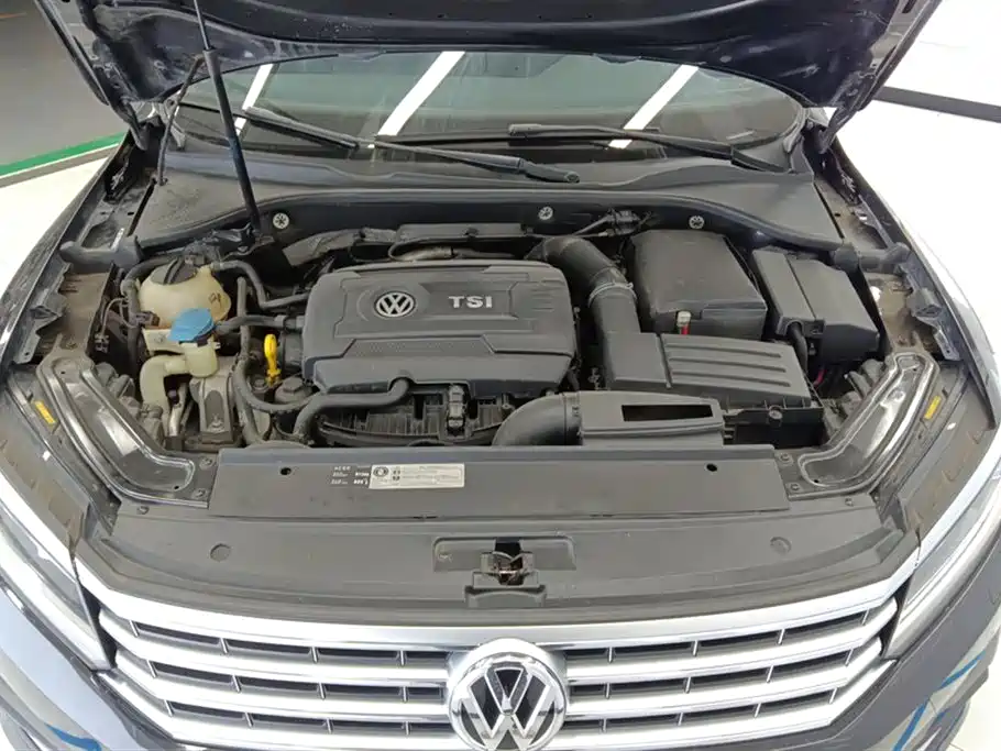 Volkswagen Passat 2017 330TSI DSG Luxury фото 10