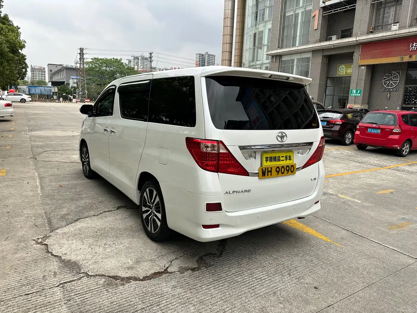 Toyota Alphard 2011 3.5L Luxury Edition фото 4