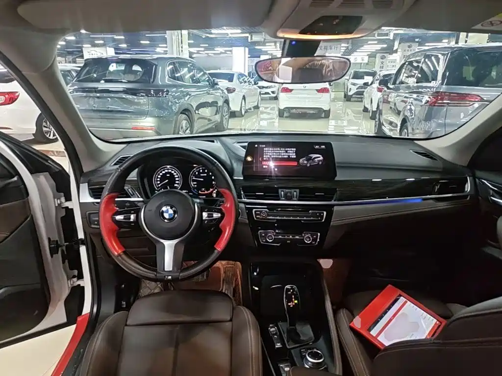 Фото 10 - BMW X1