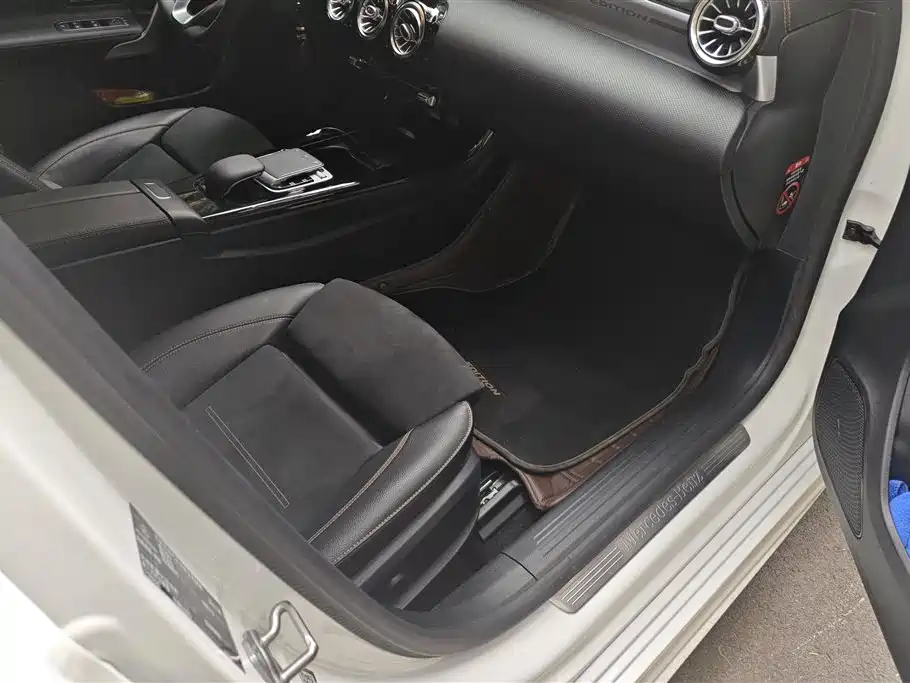Mercedes-Benz A-Class 2019 A 200 L Sport Sedane Pioneer Special Edition фото 8