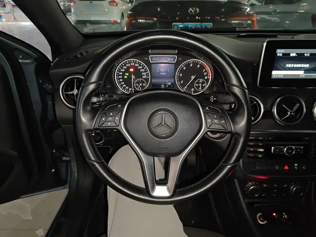 Mercedes-Benz A-Class (Import) 2015 A 180 фото 7