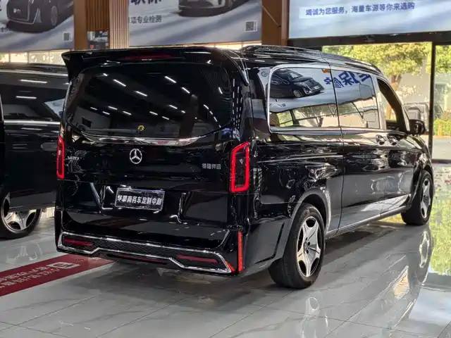 Mercedes-Benz Vito 2024 2.0T Business 7-Seater — фото 4