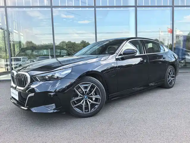 BMW i5 2024 eDrive 35L Premium Model M Sport Package