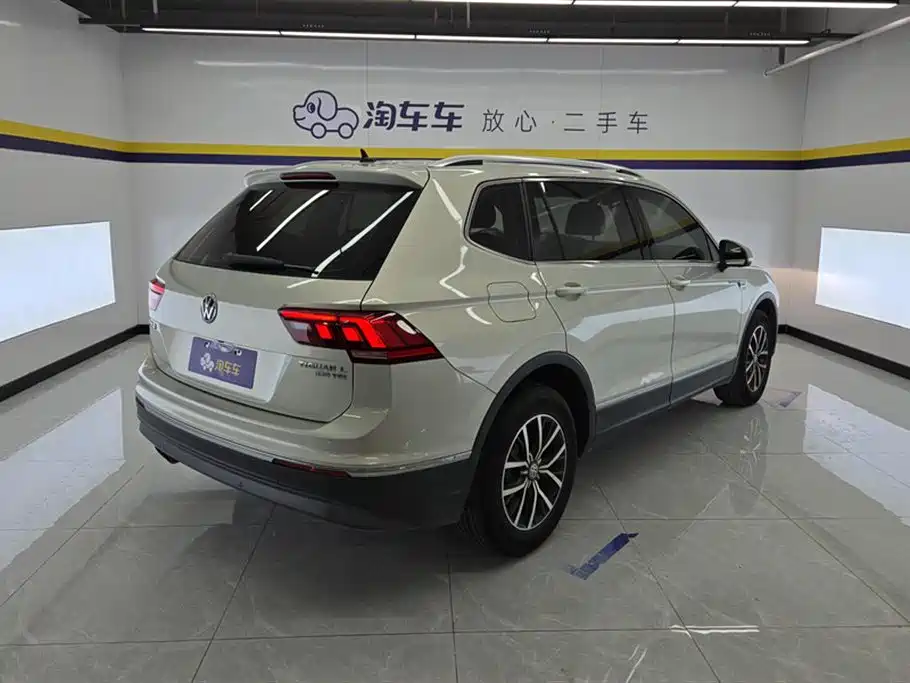 Volkswagen Tiguan L 2018 Facelift 330TSI Automatic 2WD Luxury Edition фото 3