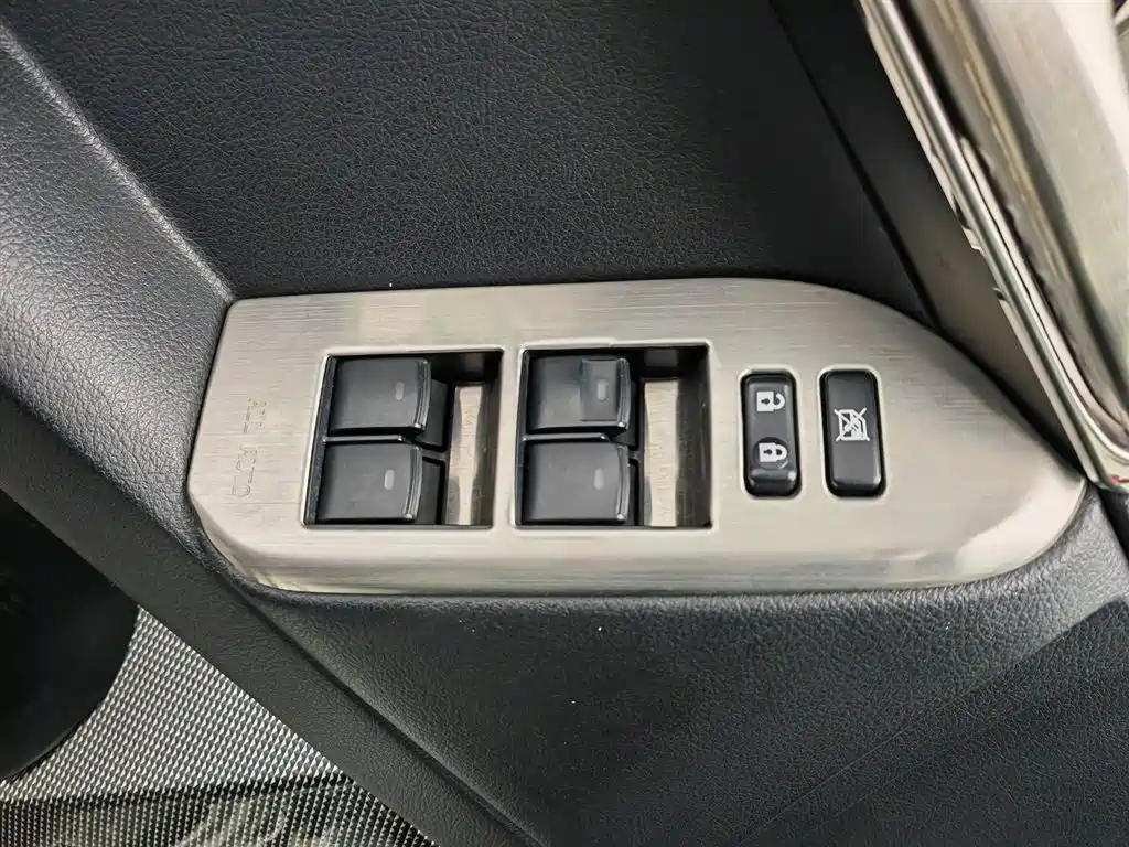 Toyota Prado 2018 3.5L Automatic TX-L Rear-mounted Spare Tire фото 9
