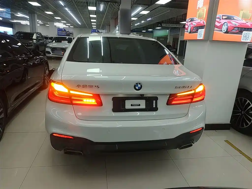 BMW 5 Series 2020 525Li M Sport Package фото 6