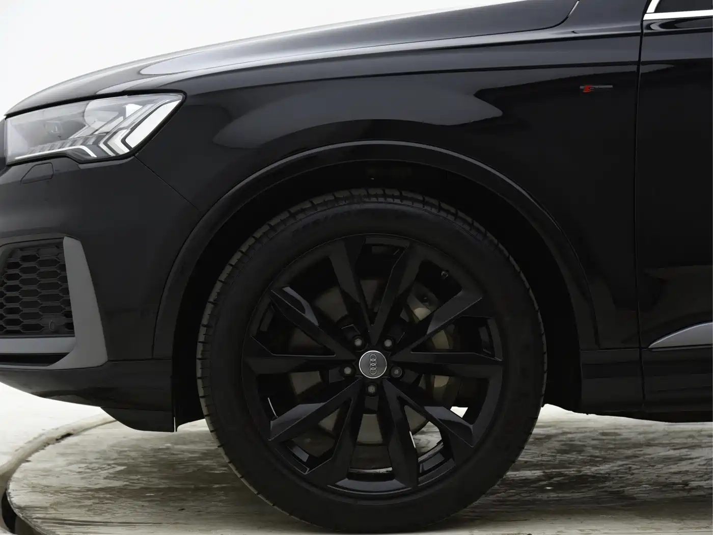 Audi Q7 2020 55 TFSI quattro S line Sport фото 3