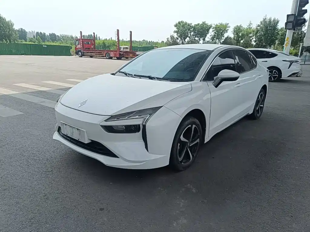 JMCG New Energy Yi 2023 Standard Range Industry Edition