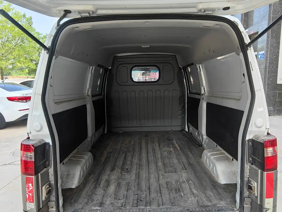 Jinbei Little Sea Lion X30 2023 2023 1.5L Business Van 2/5-seater AC Version SWC15M