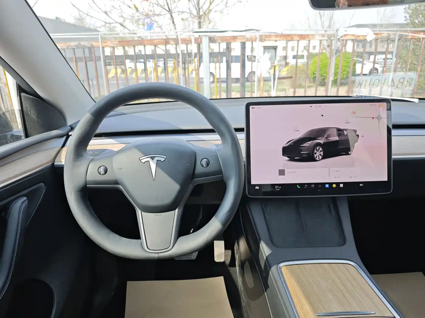 TESLA MODEL Y