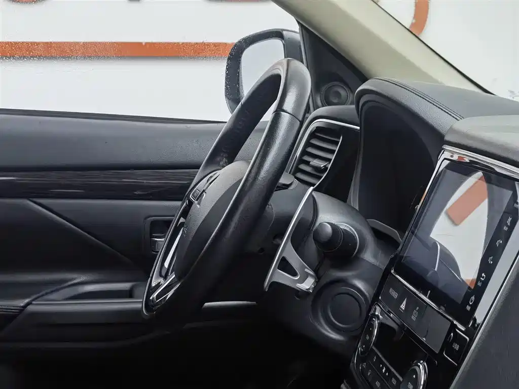 Mitsubishi Outlander 2016 2.4L 4WD Elite Edition 5-seater фото 22