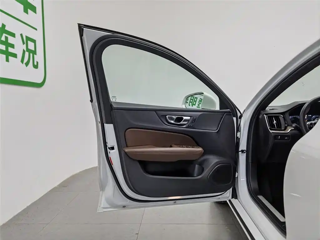 Volvo S60 2021 T4 Smart Vision Luxury фото 8