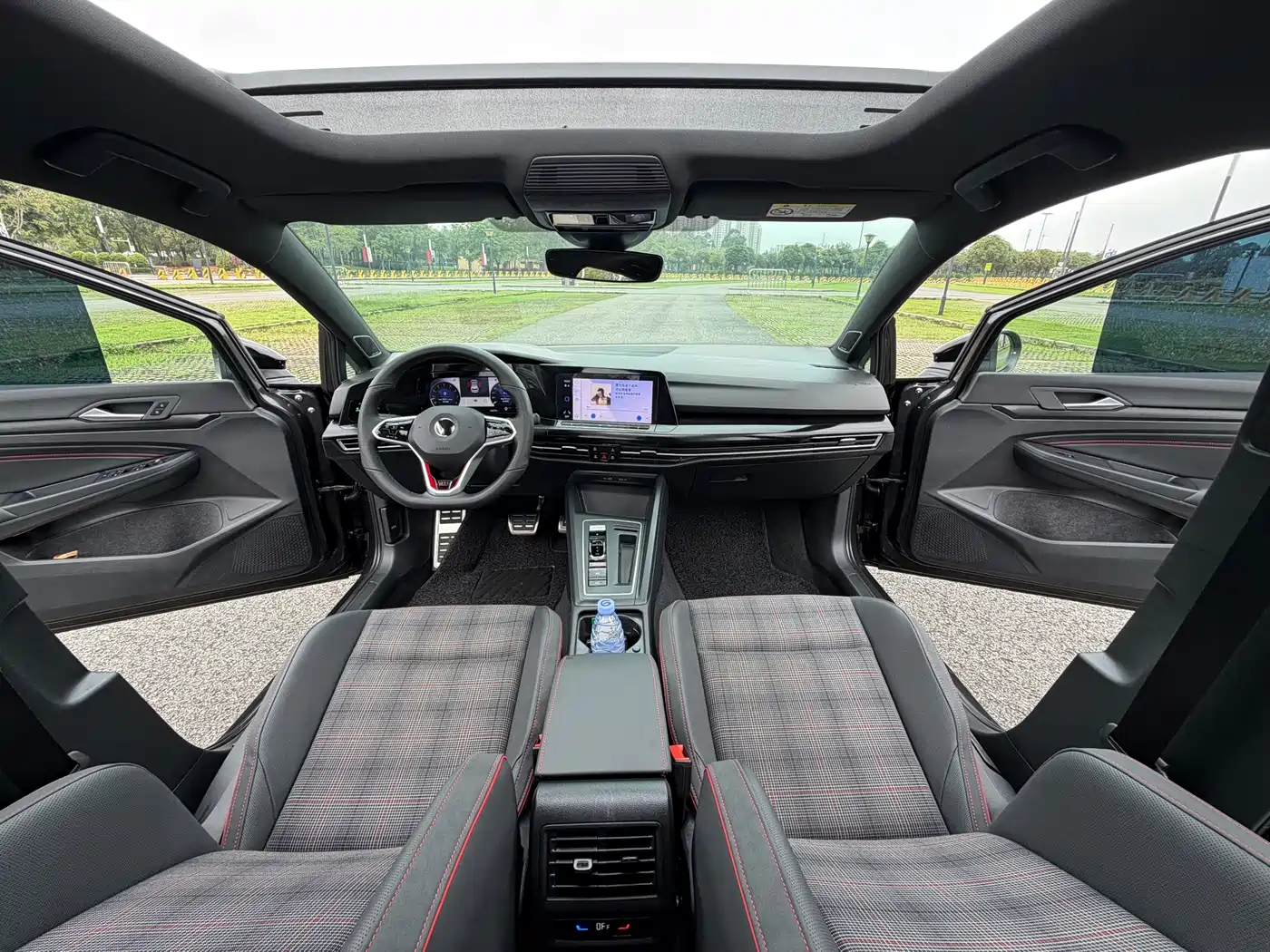 Volkswagen Golf GTI 2023 380TSI DSG GTI фото 26