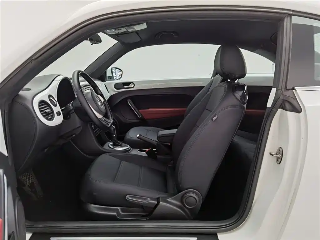 Volkswagen Beetle 2015 180TSI фото 10