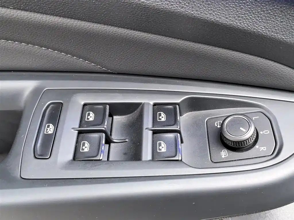 Volkswagen Passat 2023 Facelift 330TSI Luxury Edition фото 9