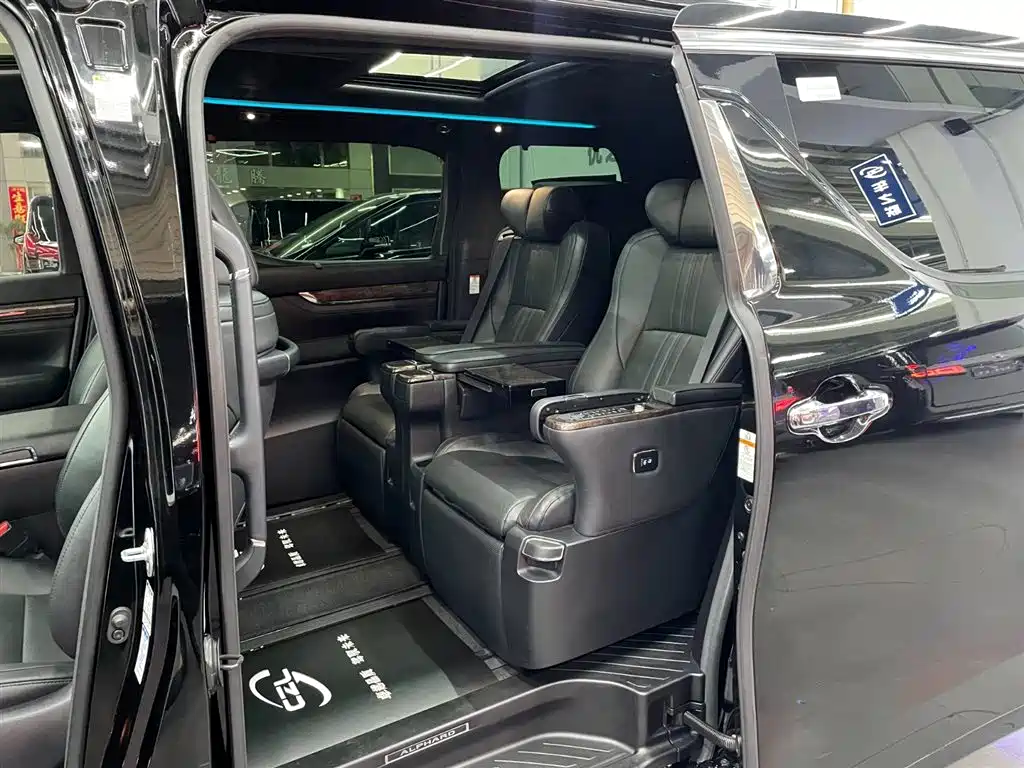 Toyota Alphard 2020 Hybrid 2.5L Premium Edition фото 9