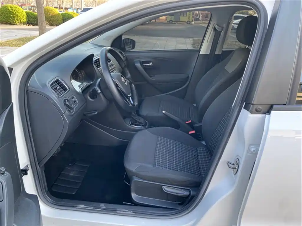 Volkswagen Polo 2018 1.5L Auto Comfort фото 11