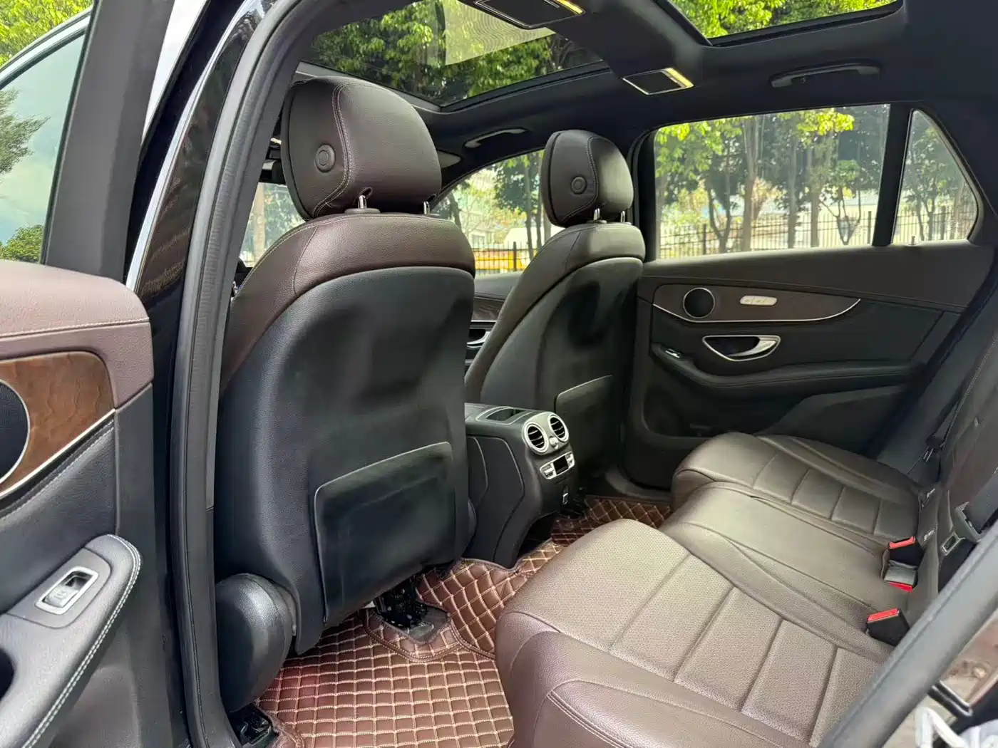 Mercedes-Benz GLC 2020 Facelift GLC 300 L 4MATIC Luxury фото 18