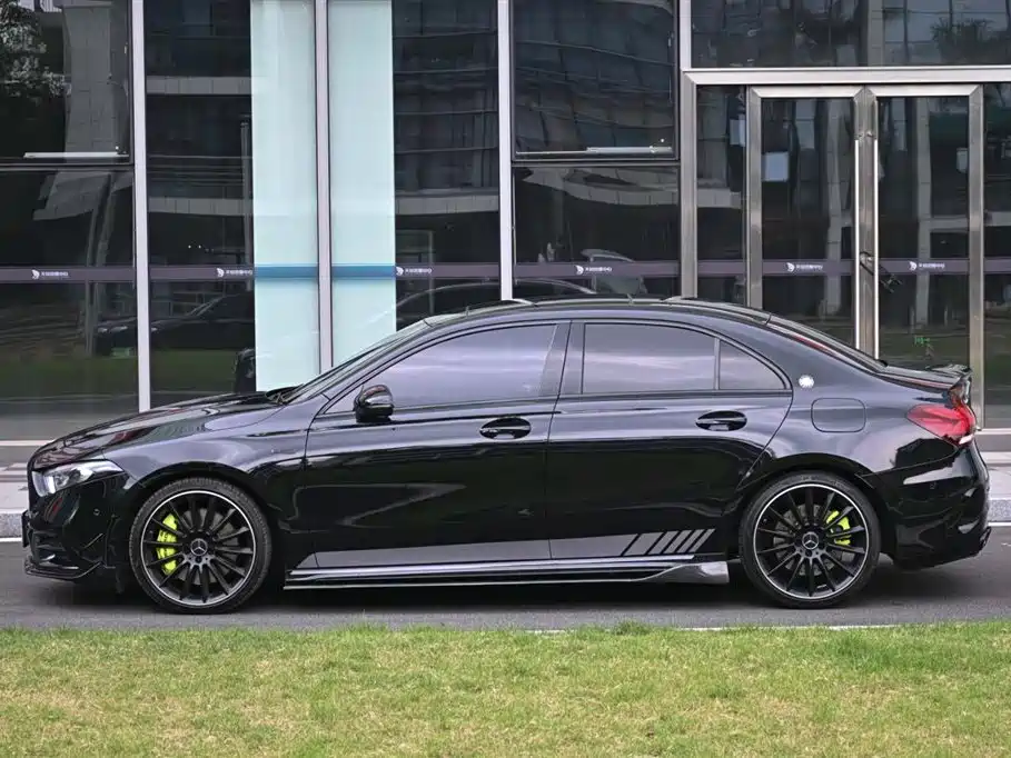 Mercedes-Benz A-Class AMG 2023 Model Year AMG A 35 L 4MATIC фото 2