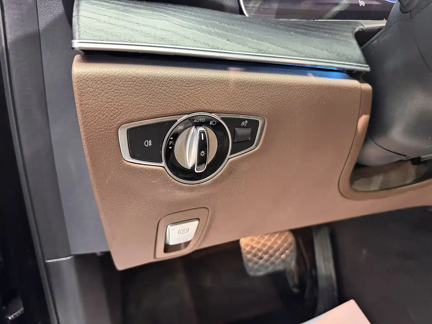 Mercedes-Benz E-Class 2019 E 200 L Sport фото 18