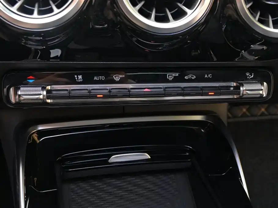 Mercedes-Benz A-Class AMG 2023 Model Year AMG A 35 L 4MATIC фото 33