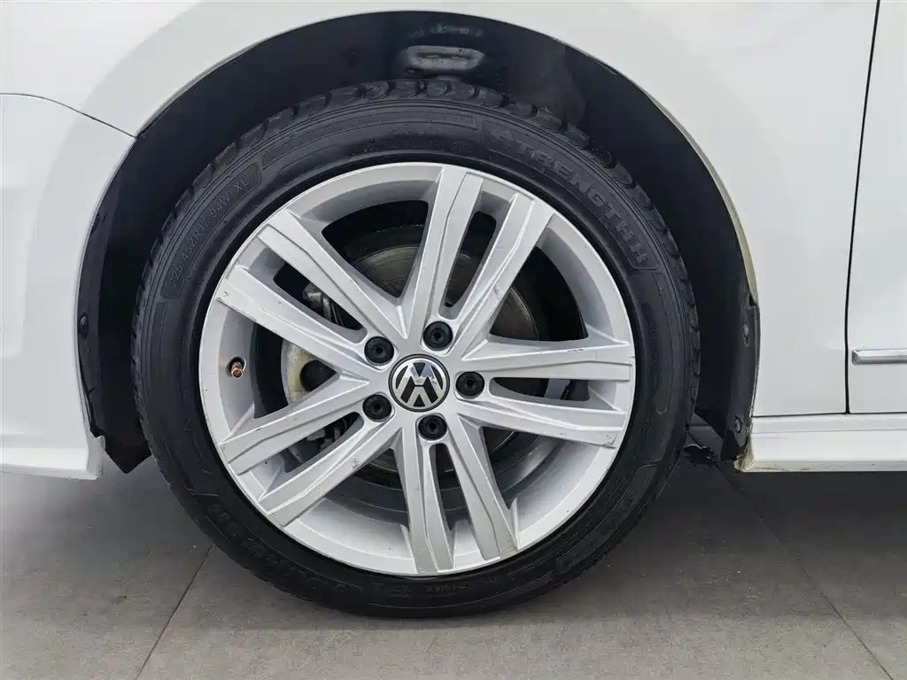 Volkswagen Sagitar 2018 280TSI DSG Spark Edition фото 17