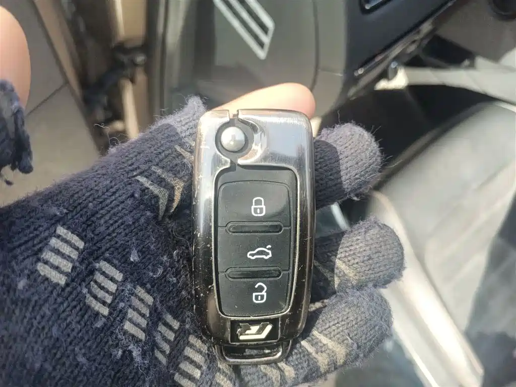 Volkswagen Sagitar 2015 230TSI Automatic Luxury фото 12
