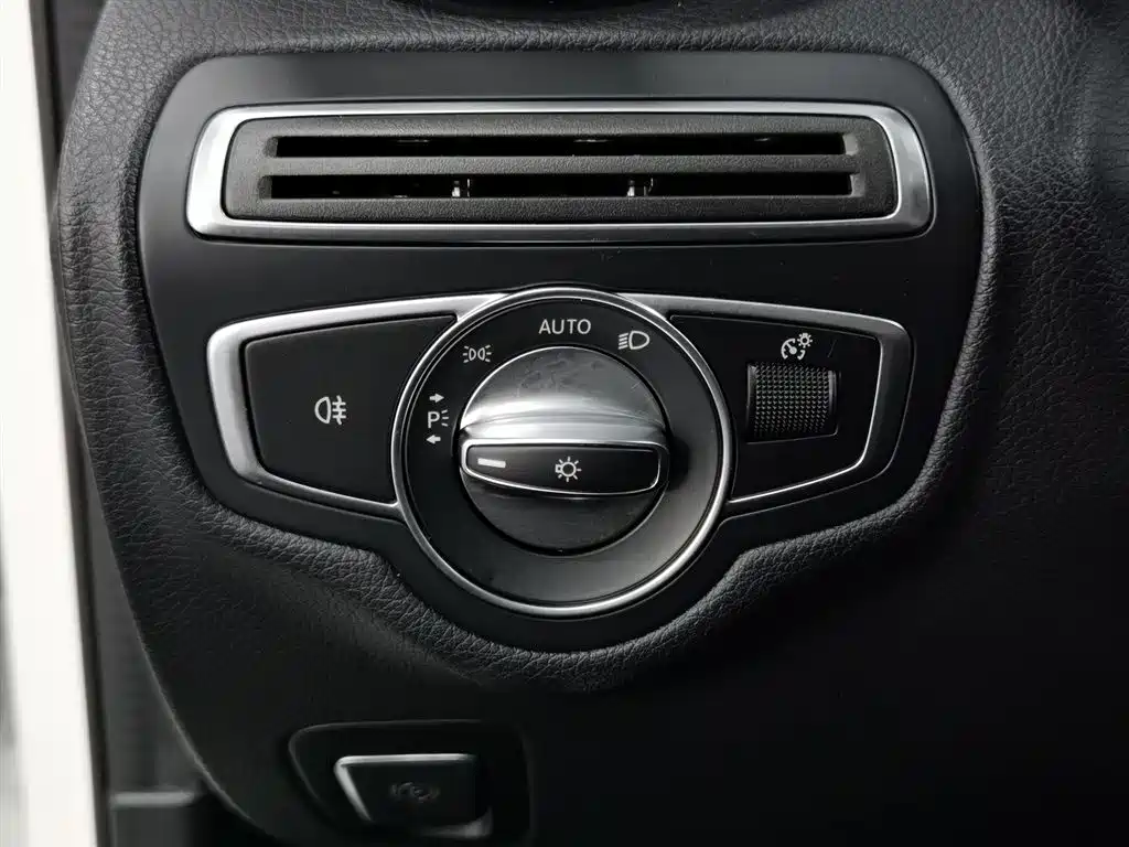 Mercedes-Benz C-Class 2020 Facelift C 260 L Sport фото 21