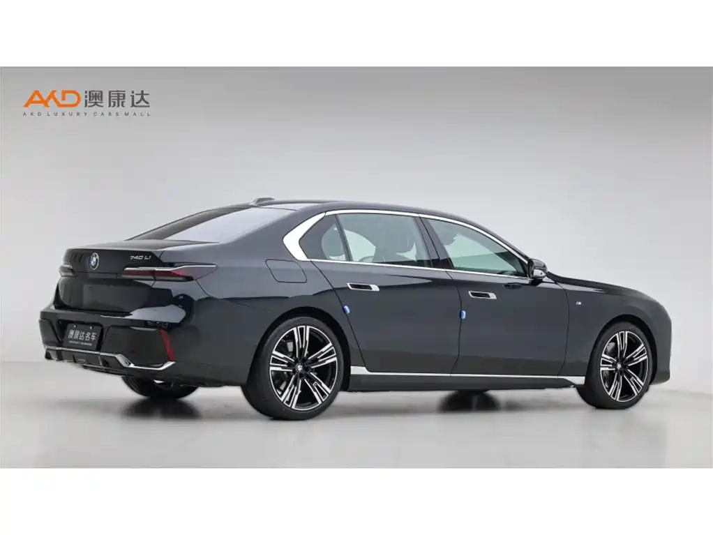 BMW 7 Series 2023 Model 740Li Leading M Sport Package фото 3