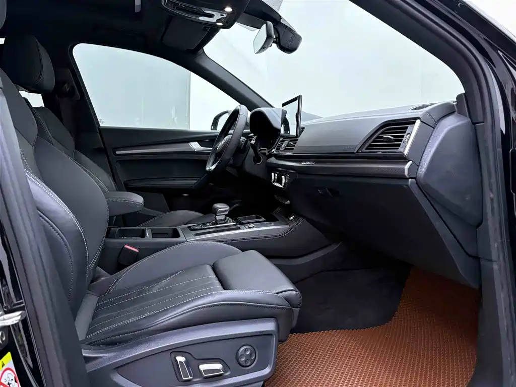 Audi Q5L 2024 Model 40 TFSI Luxury Dynamic фото 17