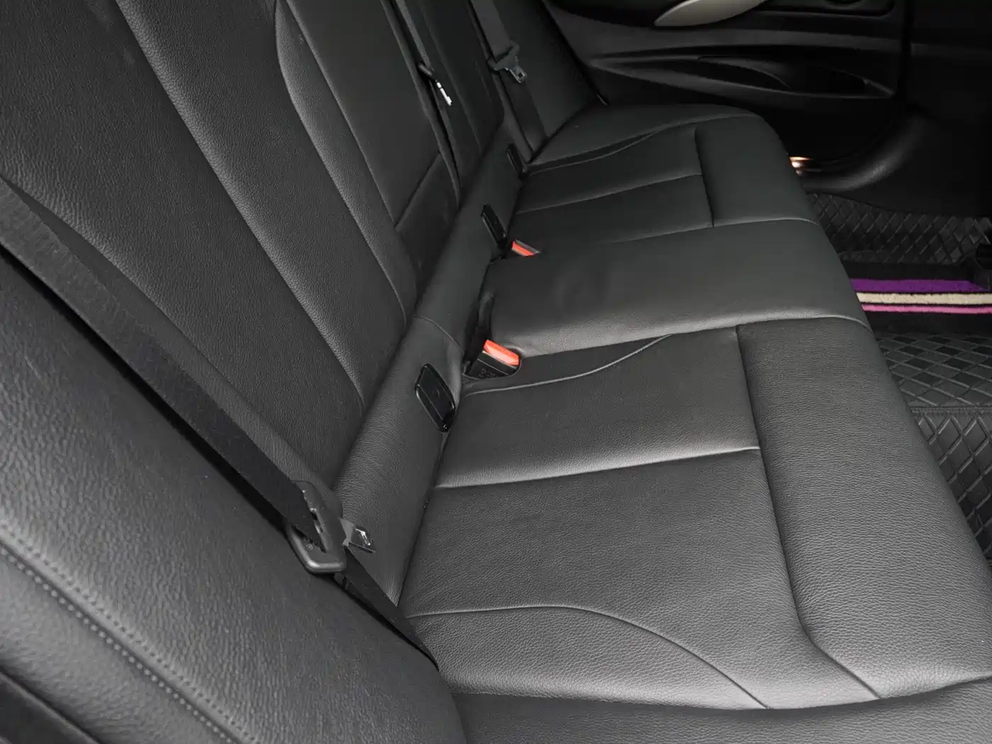 BMW 3 Series GT 2013 Model 320i Leading фото 19
