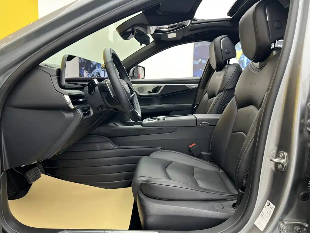 Фото 20 - Cadillac CT6