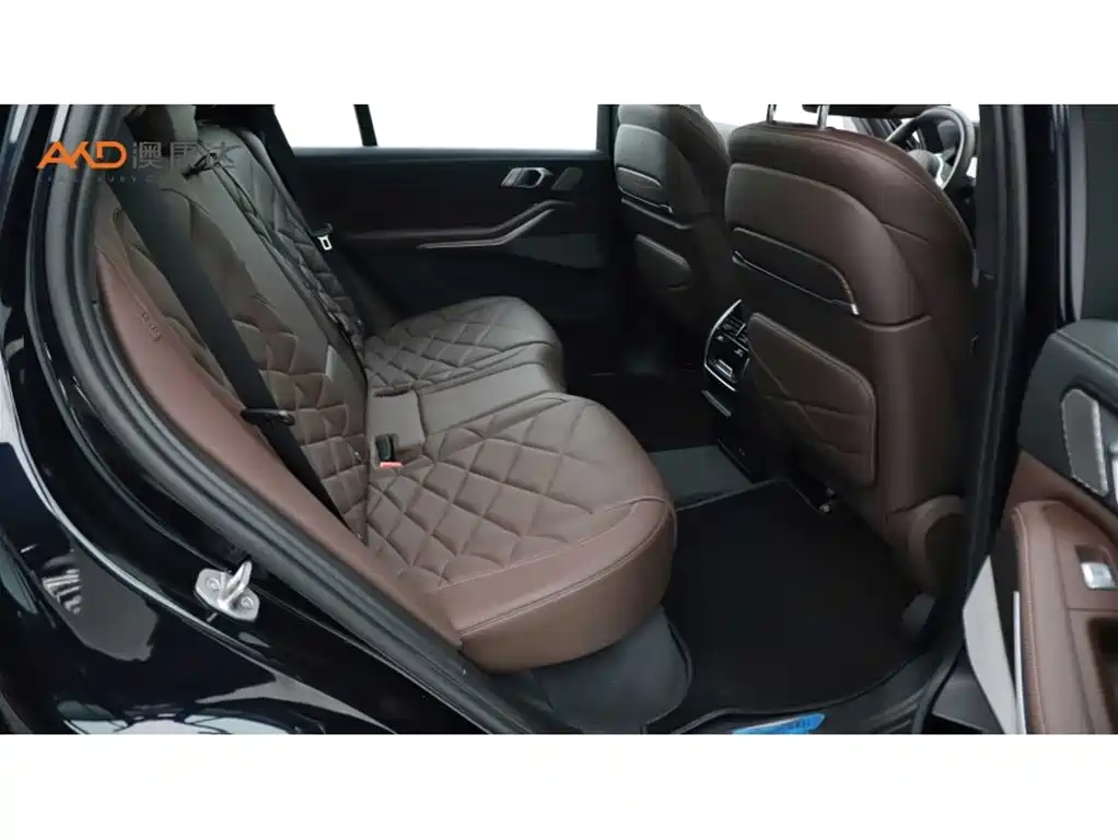 BMW X5 2022 Model xDrive 40Li M Sport Package фото 8