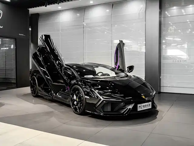 lamborghini revuelto